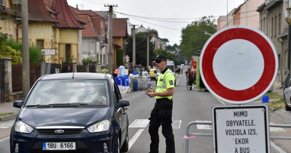 Ministerstwo transportu Czech przedstawiło w poniedziałek projekt zmian w kodeksie drogowym. Mandaty mają wzrosnąć nawet pięciokrotnie. Projekt przewiduje możliwość prowadzenia samochodu od 17. roku życia pod nadzorem i planuje wprowadzenie prawa jazdy „na próbę”.