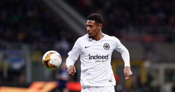 ​Sebastien Haller, nowy nabytek Borussii Dortmund, cierpi na raka jąder. Chorobę zdiagnozowano po badaniach lekarskich w Szwajcarii, gdzie piłkarze przygotowują się do sezonu - poinformował niemiecki klub.