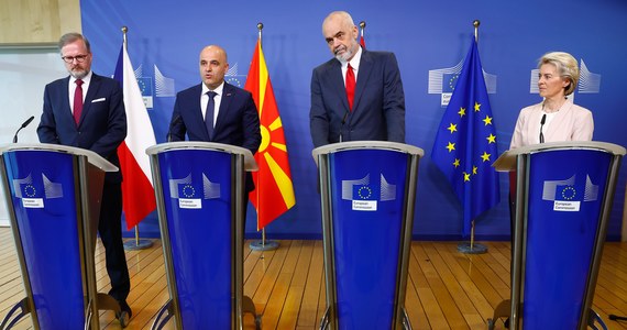 Unia Europejska rozpoczęła rozmowy akcesyjne z dwoma krajami – Albanią i Macedonią Północną. „Ten historyczny moment jest waszym sukcesem” – napisała szefowa Komisji Europejskiej Ursula von der Leyen.