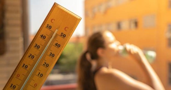 Od dziś w Polsce goszczą upały. Instytut Meteorologii i Gospodarki Wodnej wydał dotyczące ich ostrzeżenia. Wśród objętych nimi regionów znalazło się województwo dolnośląskie. Dzisiaj termometry pokazują tam w niektórych miejscach 34°C, jutro pokażą nawet 37°C.