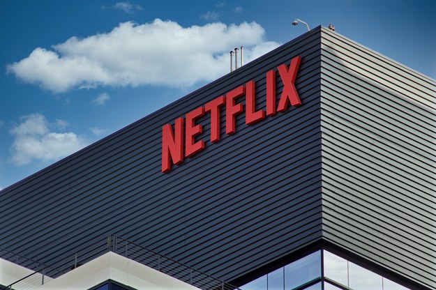 Netflix od kwietnia stracił milion subskrybentów. Będzie tańsza opcja z reklamami