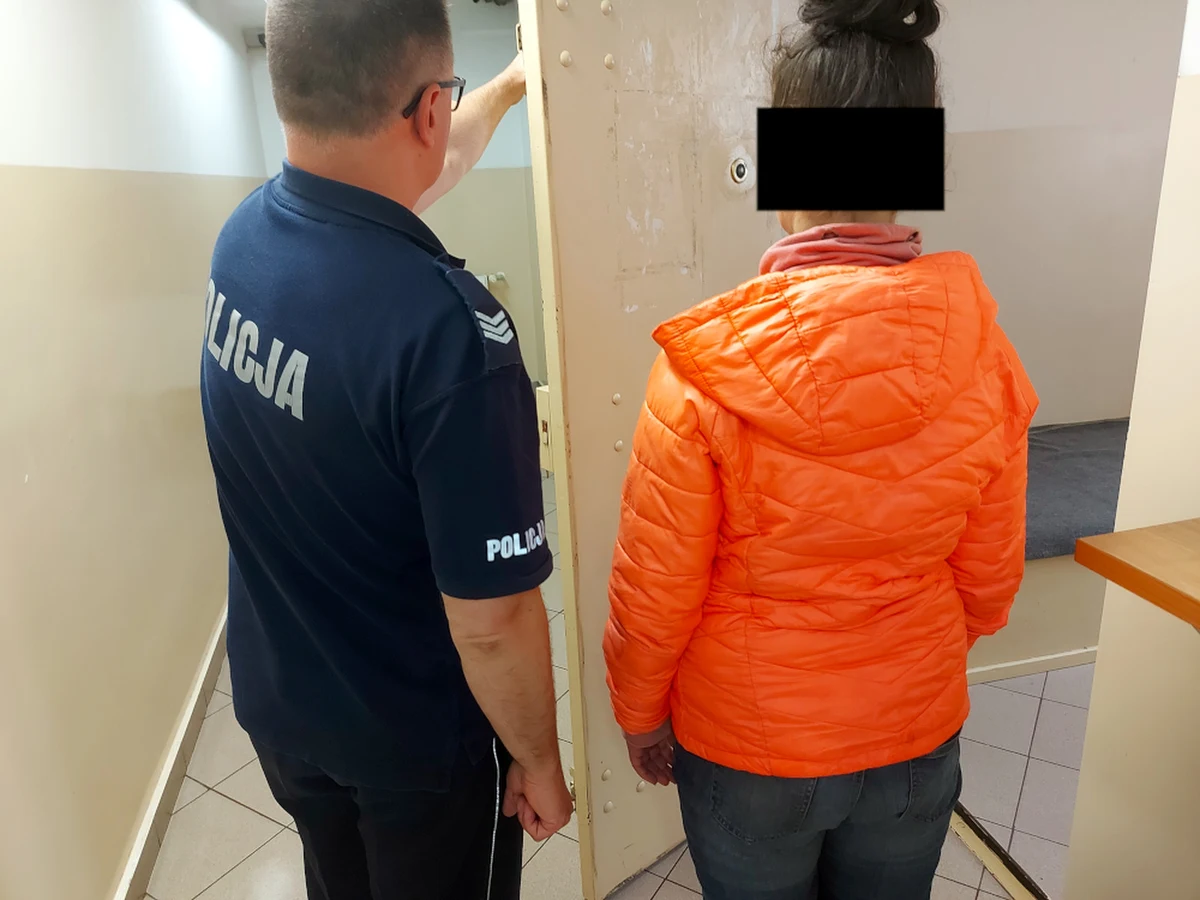 Policjanci z Otwocka pojechali do jednego z domów po otrzymaniu informacji, że pod opieką pijanej matki znajduje się dziecko. Na miejscu zastali nietrzeźwą kobietę, a w piwnicy przestraszonego 10-letniego chłopca. Matka trafiła do aresztu, a dzieckiem zaopiekowała się rodzina.