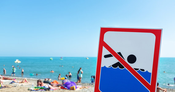 Na plażach w Trzebieży i Stepnicy nad Zalewem Szczecińskim wprowadzono zakaz kąpieli. Powodem jest zakwit sinic. Podobna sytuacja ma miejsce w Wałczu nad jeziorem Zamkowym.