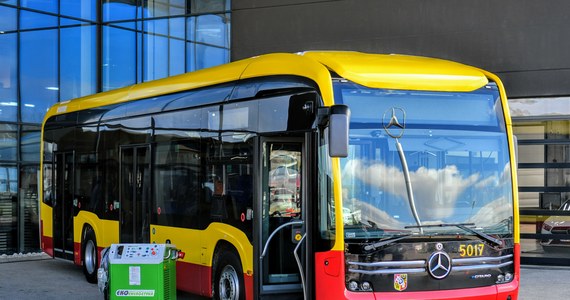 MPK Wrocław podpisało umowę z EvoBus Polska na dostawę dwóch kolejnych autobusów elektrycznych. Cztery miesiące temu przewoźnik zatwierdził dostawę 11 takich pojazdów. Pierwsze z nich pojawią się na ulicach Wrocławia w drugiej połowie przyszłego roku, poinformowała spółka.