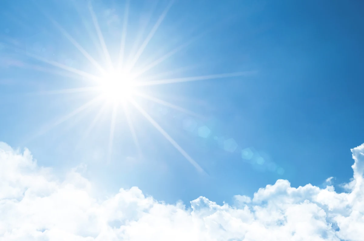 Na dużym obszarze Europy wzrasta stężenie ozonu przy powierzchni ziemi. Przed zjawiskiem, które wiąże się z wysoką temperaturą, ostrzegają eksperci z Copernicus Atmosphere Monitoring Service. Ozon blisko ziemi może szkodzić zdrowiu.