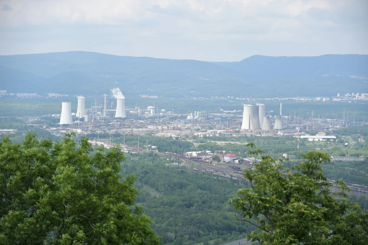 Cztery osoby odniosły obrażenia w wyniku eksplozji i pożaru, do których doszło w nocy ze środy na czwartek w należących do spółki Orlen Unipetrol zakładach chemicznych w Litvinovie, na zachodzie Czech. Według wstępnych ustaleń, wybuch miał związek z awarią jednego z urządzeń.