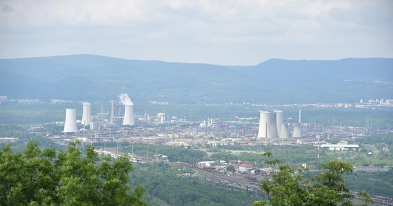 Cztery osoby odniosły obrażenia w wyniku eksplozji i pożaru, do których doszło w nocy ze środy na czwartek w należących do spółki Orlen Unipetrol zakładach chemicznych w Litvinovie, na zachodzie Czech. Według wstępnych ustaleń, wybuch miał związek z awarią jednego z urządzeń.