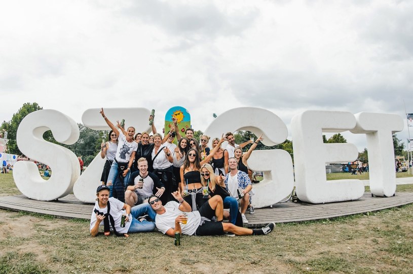 Sziget Festival to idealne miejsce na spędzenie urlopu w pięknej europejskiej stolicy, w towarzystwie najpopularniejszych gwiazd muzyki! Tegoroczne święto muzyki na wyspie Óbuda odbędzie się w dniach 10-15 sierpnia. 