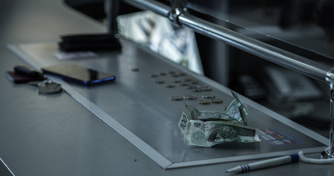 Kasjer odmówił przyjęcia banknotu. Jest sposób na odzyskanie pieniędzy
