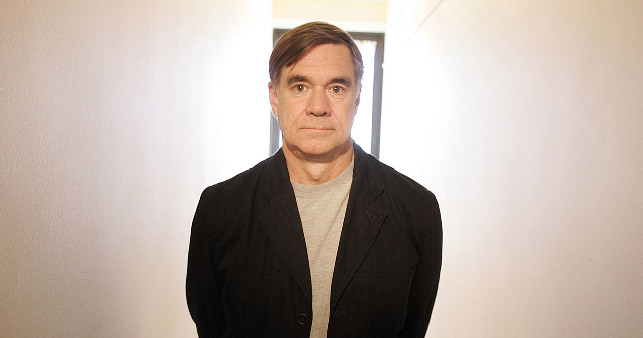 W swej karierze obchodzący 70. urodziny Gus van Sant z powodzeniem łączy realizację nominowanych do Oscara hollywoodzkich hitów ("Buntownik z wyboru", "Obywatel Milk") z propozycją autorskiego kina ("Narkotykowy kowboj", "Moje własne Idaho"). Jest też laureatem Złotej Palmy za niezwykle aktualny po dziś dzień film "Słoń", nawiązujący do pamiętnej masakry w szkole w Columbine, do której doszło w 199 roku.