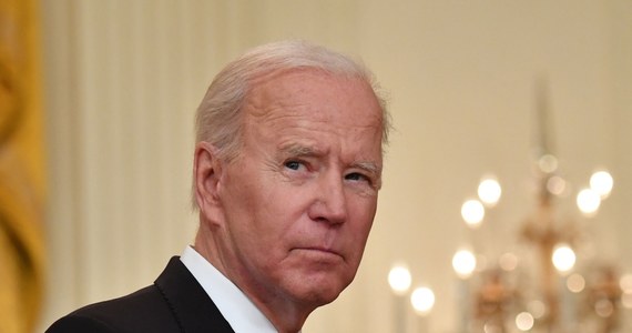 "Czuję się dobrze, moje objawy są łagodne i dużo pracuję" - powiedział w nagraniu wideo prezydent USA Joe Biden po zdiagnozowaniu u niego zakażenia koronawirusem.