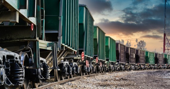 ​Deutsche Bahn chce dzięki "mostowi zbożowemu" pomóc Ukrainie w transporcie zboża do niemieckich portów. Duża część zboża przewożona jest przez Rumunię, a transporty wspomagane są przez firmy logistyczne m.in. z Polski - pisze w czwartek portal dziennika "Handelsblatt".