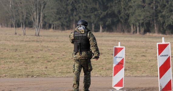 Trwa demontaż tymczasowej zapory na całej długości granicy z Białorusią w woj. lubelskim – potwierdziło Ministerstwo Obrony Narodowej. Zapora z drutu żyletkowego, tzw. concertina umieszczona była wzdłuż rzeki Bug od grudnia w związku z kryzysem migracyjnym, wywołanym przez reżim Łukaszenki.