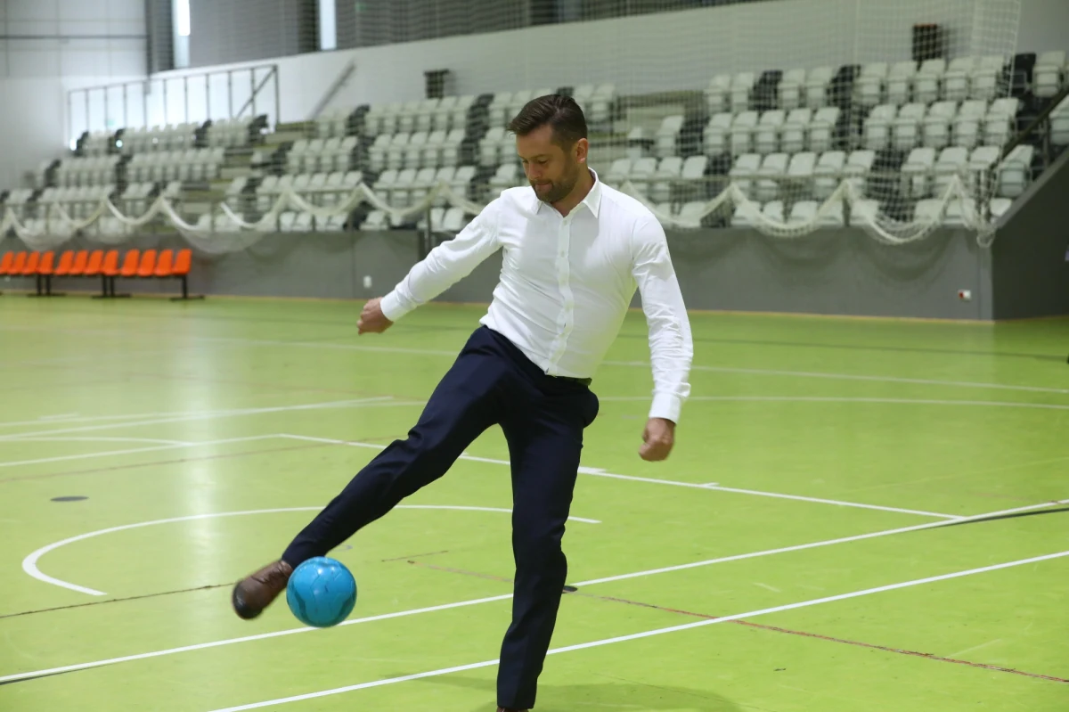 Stowarzyszenie Kolegium Lekarzy Rodzinnych w Polsce wystosowało list do ministra sportu dotyczący lekarzy rodzinnych. Chodzi o słowa Kamila Bortniczuka wypowiedziane w Rozmowie w południe w RMF FM dotyczące zwolnień z wf-u. 