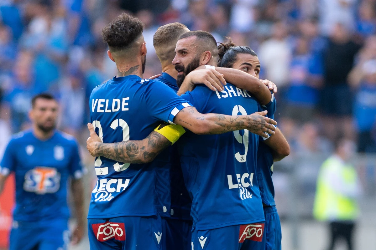 Piłkarze Lecha Poznań pokonali na własnym stadionie Dinamo Batumi 5:0 (3:0) w pierwszym meczu 2. rundy eliminacji Ligi Konferencji. Rewanż rozegrany zostanie za tydzień w Gruzji.
