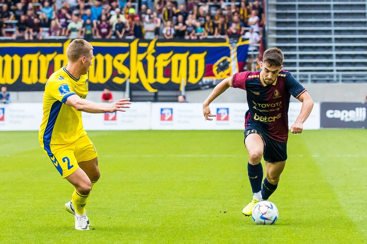 Pogoń Szczecin zremisowała w drugiej rundzie kwalifikacji Ligi Konferencji Europy z duńskim Broendby 1:1. Rewanż za tydzień w Kopenhadze.