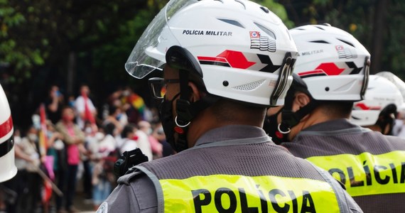 Co najmniej 18 osób zginęło w czwartek podczas operacji policyjnej przeciwko przestępczości zorganizowanej w Favela Complexo do Alemao w Rio de Janeiro w Brazylii - podała miejscowa policja.