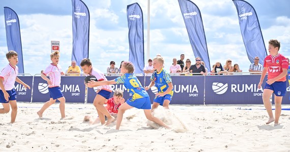 Całodniowe zmagania najmłodszych adeptów rugby na plaży będą zwieńczone turniejem finałowym seniorów w formule 1vs1. Widowiskowe gry jeden na jeden wyłonią najlepszego zawodnika rugby w Polsce. Zwycięzca odbierze prestiżowe trofeum - Młot THORA.