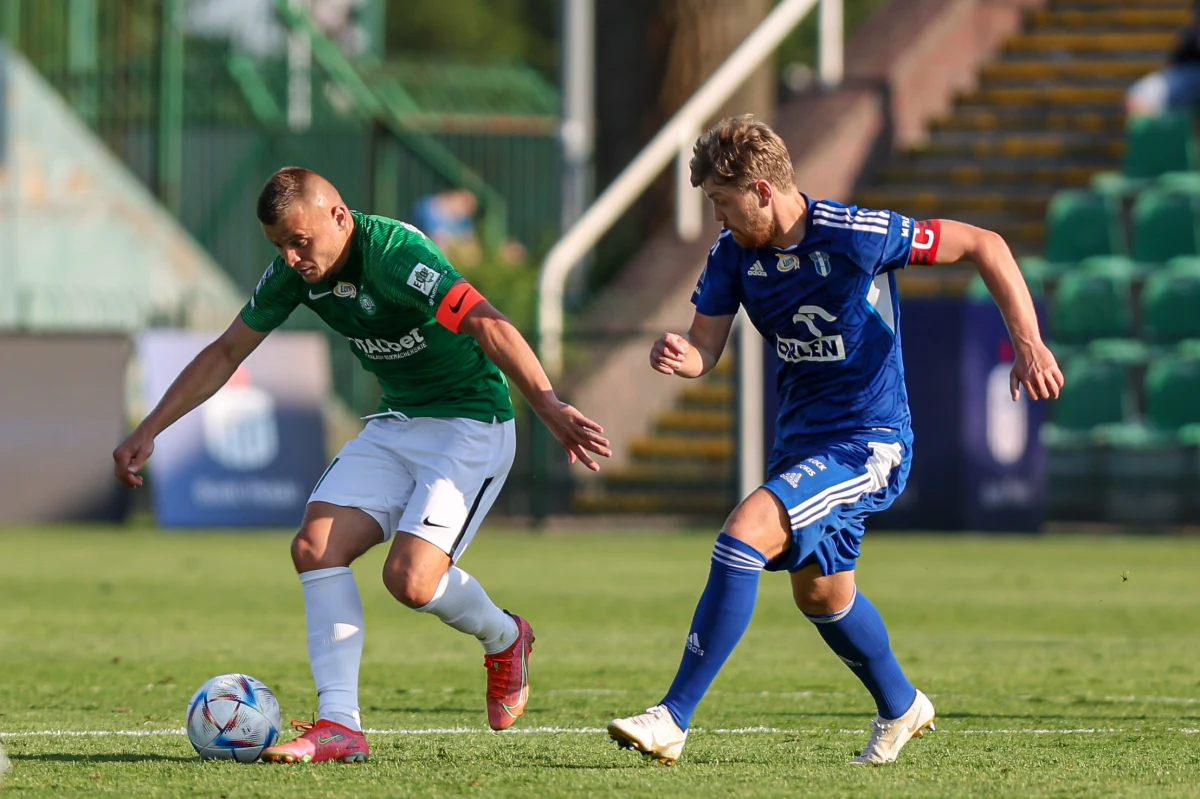 Wisła w imponującym stylu rozpoczęła sezon. Po dwóch kolejkach ma dwa zwycięstwa na koncie i bilans bramkowy 7:0. Na przeciwległym biegunie jest w tej chwili Warta. O ile porażka na inaugurację z Rakowem Częstochowa (0:1) mogła być wkalkulowana, to dzisiejsza przegrana ma rozmiary katastrofy.