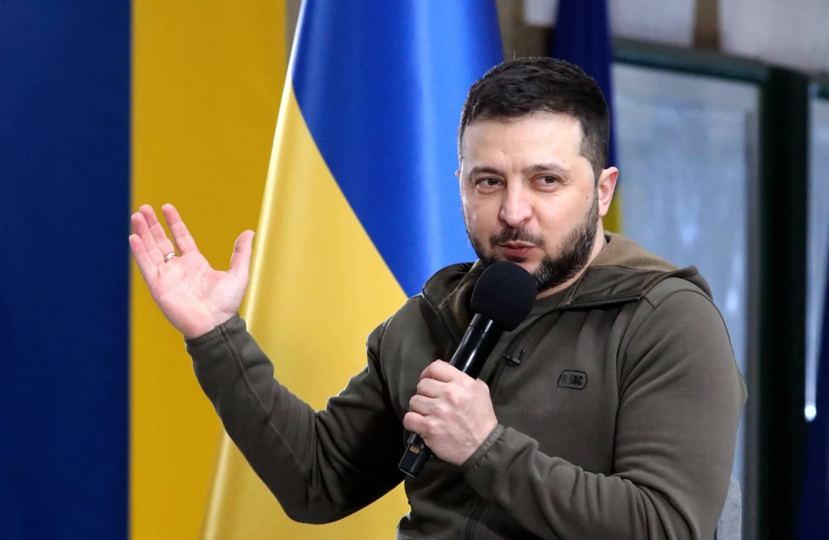 ​"Ukraina ma na sprzedaż zboże o wartości około 10 miliardów dolarów po podpisaniu umowy z Rosją na odblokowanie dostaw, a także będzie miała szansę sprzedać obecne zbiory" - powiedział w nocnym przemówieniu prezydent Wołodymyr Zełenski.