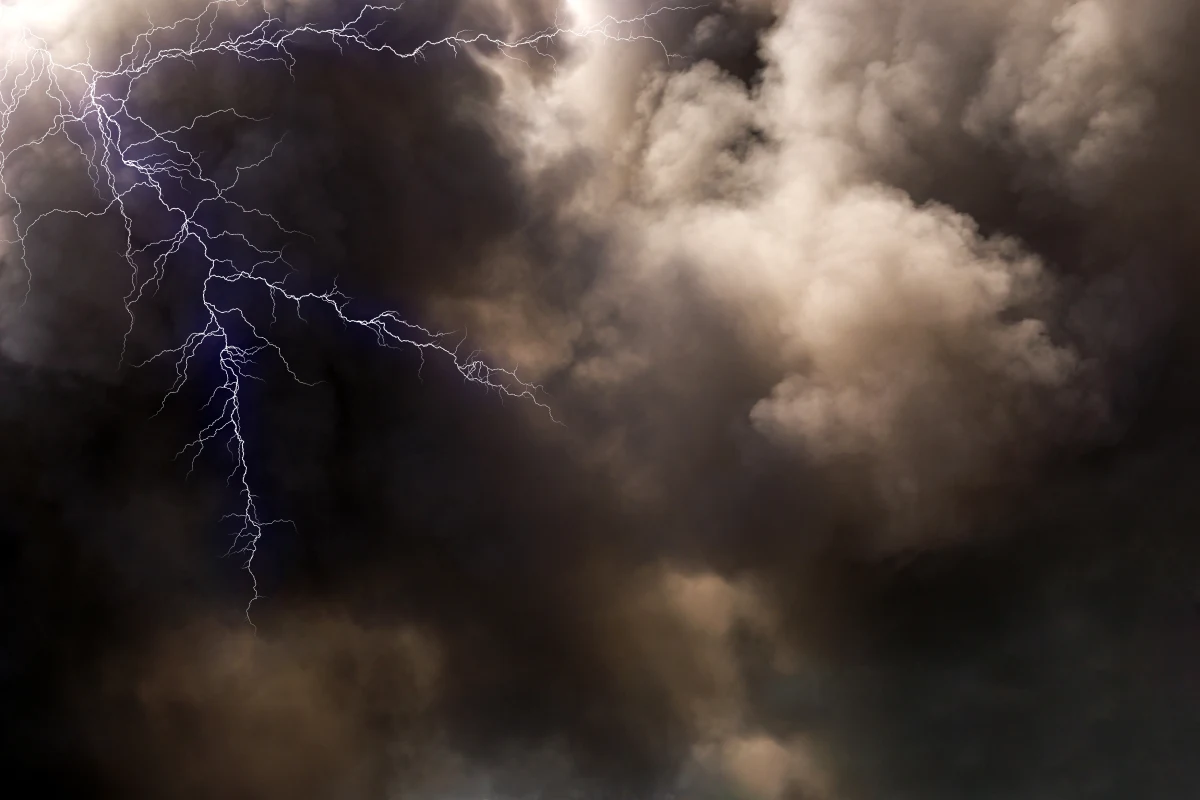 Pogodowe zamieszanie w Śląskiem. Od upałów, przez zanieczyszczone powietrze i coraz płytsze rzeki, a na burzach z gradem kończąc - tak wyglądają dziś prognozy dla tego regionu. I tak ma być do wieczora.