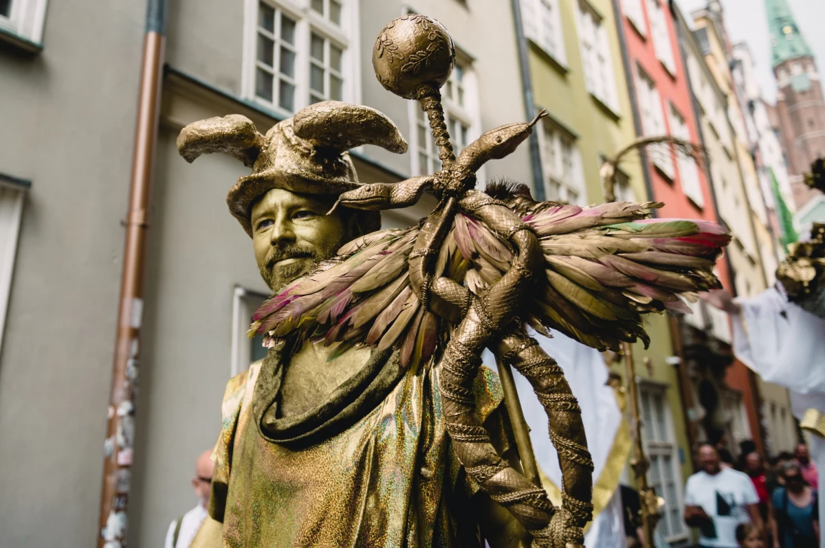 Prawie 700 wystawców z Polski i Europy, koncerty, spektakle teatralne i warsztaty dla dzieci. Te atrakcje przygotowano w ramach rozpoczętego dziś w Gdańsku 762. Jarmarku św. Dominika. Jedna z najstarszych imprez plenerowych w Europie potrwa przez trzy tygodnie.