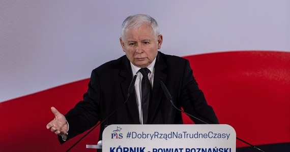 „Nikt nie będzie siedział w zimnym mieszkaniu dlatego, że nie ma węgla. Będziemy prowadzili dalsze działania, by ceny węgla były niższe” - zapewnił prezes PiS Jarosław Kaczyński na spotkaniu z mieszkańcami Kórnika (Wielkopolska).