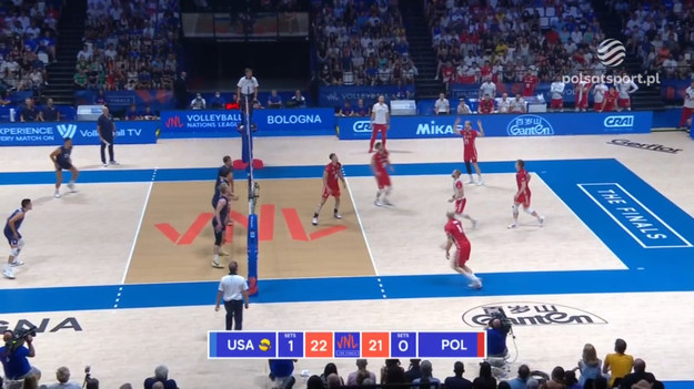 Skrót półfinału Ligi Narodów siatkarzy Polska – USA 0:3 (22:25, 23:25, 13:25). Turniej finałowy w Bolonii.

Składy spotkania:

Polska: Butryn, Kaczmarek, Kurek, Janusz, Łomacz, Bieniek, Kłos, Kochanowski, Bednorz, Fornal, Semeniuk, Śliwka
Libero: Popiwczak, Zatorski
Trener: Nikola Grbić

Stany Zjednoczone: Christenson, A. Russell, Kessel, Smith, Muagututia, Jendryk, Ensing, K. Russell, DeFalco, Mitchem
Libero: Shoji, Dagostino, Tuaniga
Trener: John Speraw
