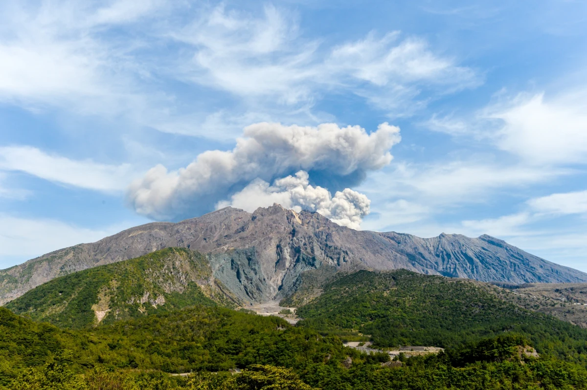 Wybuch wulkanu Sakurajima na wyspie Kiusiu, na południowym zachodzie Japonii. Informację przekazała japońska agencja meteorologiczna JMA.