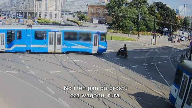 Kraków. Na ulicy Lubicz doszło do potrącenia motorowerzysty przez tramwaj. Kierowca jednośladu znalazł się pod interwencją lekarzy. Sprawa wyglądała na dosyć poważną. Jak się jednak okazało, kierowca skutera był pod wpływem alkoholu. Dodatkowo miał cofnięte uprawienia do kierowania pojazdami…

(Fragment programu „Stop Drogówka”)
