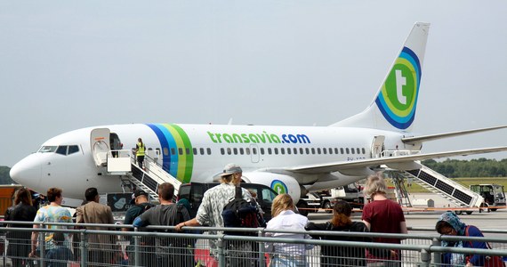 Samolot Boeing ze 145 pasażerami na pokładzie musiał w poniedziałek rano awaryjnie lądować na lotnisku w Amsterdamie po tym, jak do silnika wleciał bocian, informuje dziennik „Algemeen Dagblad”.