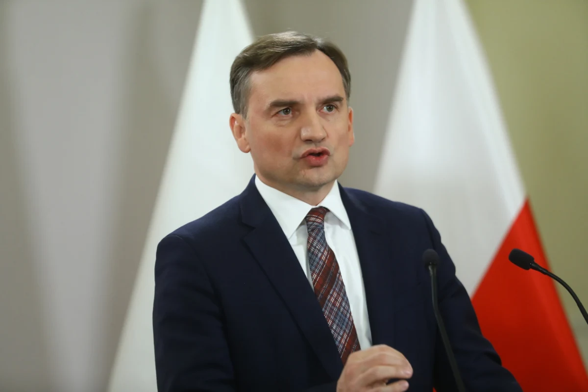 Po tym, jak sądy obu instancji umorzyły postępowanie ws. znieważenia pomnika ofiar katastrofy smoleńskiej w Warszawie, skargę nadzwyczajną do Sądu Najwyższego skierował Prokurator Generalny Zbigniew Ziobro.