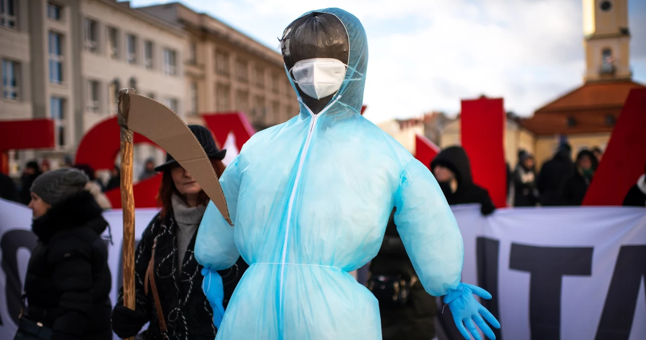 Manifestacja przeciwników szczepień na COVID-19, Białystok, zdjęcie ilustracyjne