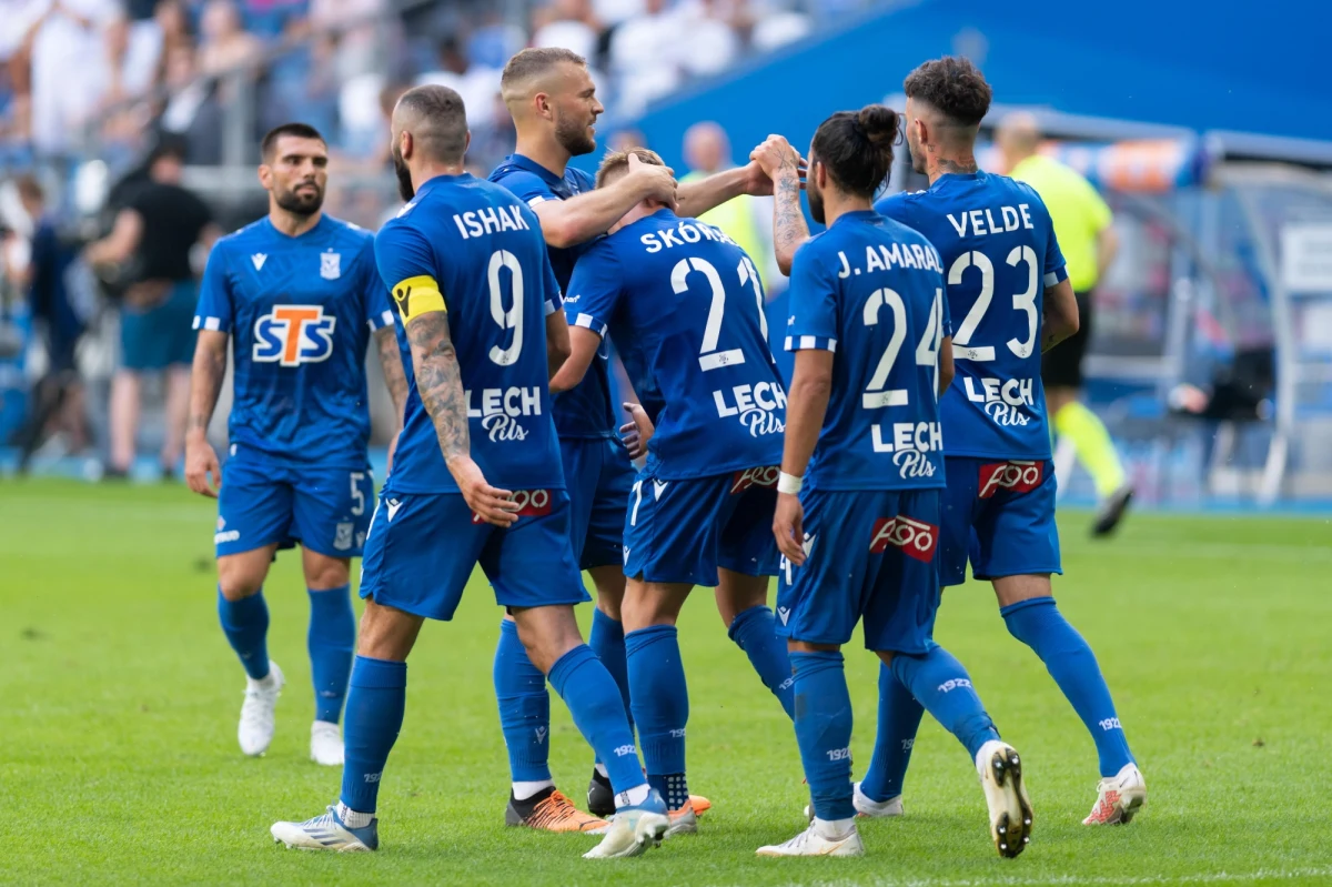 Piłkarze Vikingura Reykjavik zremisowali na wyjeździe z walijskim The News Saints 0:0, ale w ubiegłym tygodniu pokonali tego rywala 2:0 i awansowali do 3. rundy eliminacji Ligi Konferencji. W niej zagrają z Lechem Poznań albo z Dinamo Batumi.