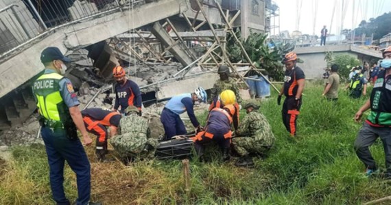 Trzęsienie ziemi o magnitudzie 7,1 na filipińskiej wyspie Luzon. Poważnie uszkodzony został szpital i budynki w północnej prowincji, a silne wstrząsy były odczuwalne w stolicy Manili. Zginęły co najmniej 4 osoby, a ponad 60 zostało rannych.