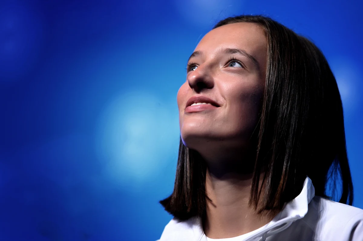 W Warszawie trwa tenisowy turniej BNP Paribas Warsaw Open. Najwyżej rozstawiona Iga Świątek zagra dziś z Magdaleną Fręch w 1. rundzie turnieju WTA na kortach ziemnych w Warszawie.