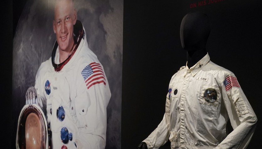 Chaqueta de vuelo lunar de Buzz Aldrin vendida por cantidad récord