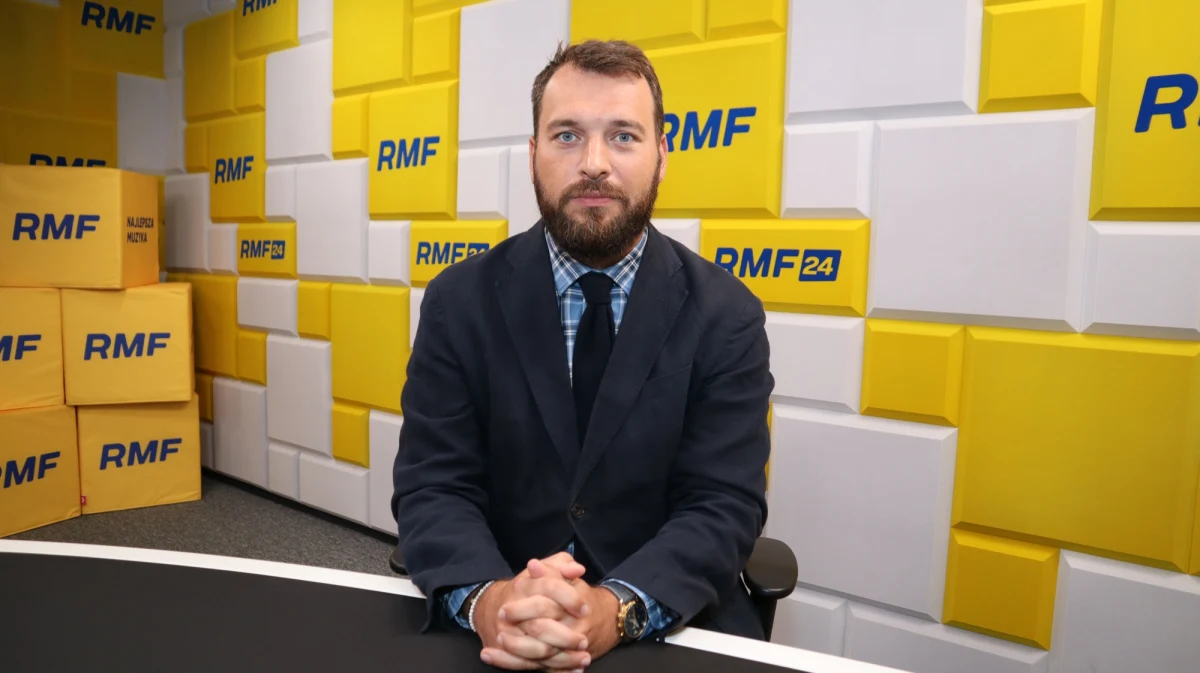 "Rosjanie uniemożliwiają napełnienie rezerw gazowych do poziomu przynajmniej 80 procent w zachodniej Europie" - powiedział Piotr Arak, dyrektor Polskiego Instytutu Ekonomicznego, który był gościem Rozmowy w południe w RMF FM. To oznacza, jak zaznaczył gość Krzysztofa Berendy, że Polska będzie musiała konkurować w sprawie kontraktów na gaz.