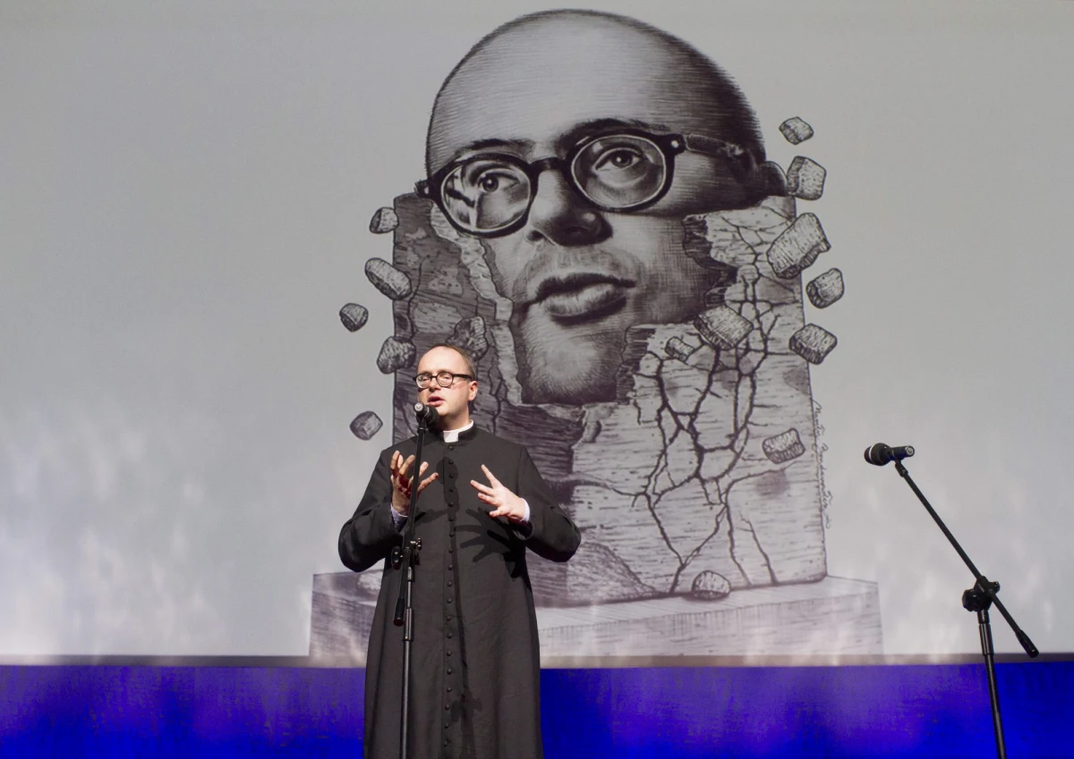 ​Do 12 sierpnia można zgłaszać kandydatów do nagrody "Okulary ks. Kaczkowskiego. Nie widzę przeszkód". To wyróżnienie dla społeczników i instytucji aktywnie pracujących na rzecz drugiego człowieka. Laureata poznamy we wrześniu w Sopocie.

