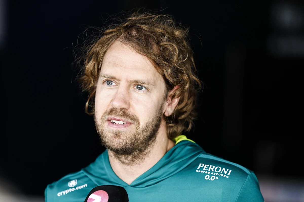 Czterokrotny mistrz świata Formuły 1 Sebastian Vettel zdecydował się przejść na sportową emeryturę po sezonie 2022. Kierowca Astona Martina po 15 latach ścigania chce spędzić więcej czasu z rodziną.