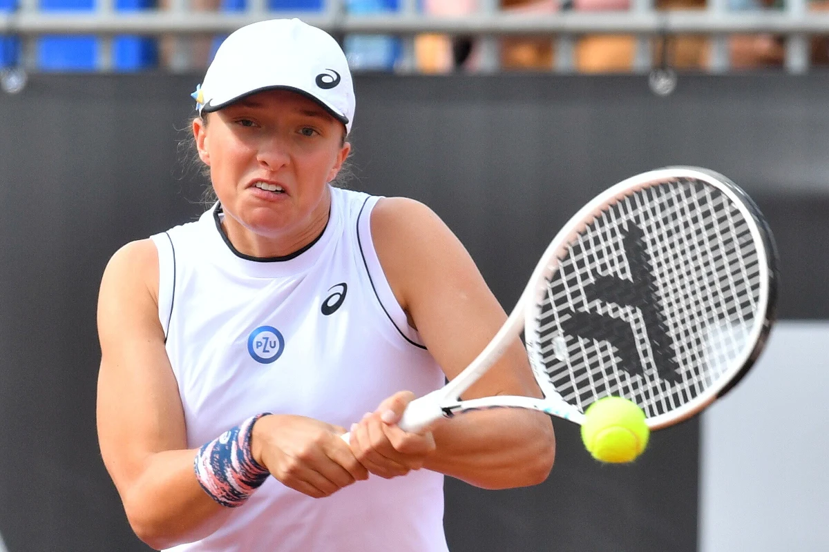 Iga Świątek pokonała Rumunkę Gabrielę Lee 6:3, 6:2 w 1/8 finału turnieju WTA na kortach ziemnych w Warszawie. W ćwierćfinale Polka zmierzy się z rozstawioną z piątką Francuzką Caroline Garcią.