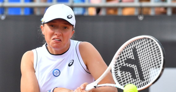 Iga Świątek pokonała Rumunkę Gabrielę Lee 6:3, 6:2 w 1/8 finału turnieju WTA na kortach ziemnych w Warszawie. W ćwierćfinale Polka zmierzy się z rozstawioną z piątką Francuzką Caroline Garcią.