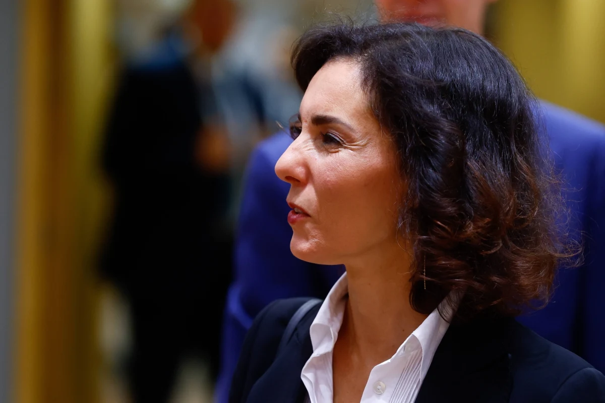 Ubiegłoroczna podróż na Krym Hadji Lahbib, która od 15 lipca kieruje belgijską dyplomacją, była opłacona przez rosyjską organizację, w której ważną rolę odgrywa córka Władimira Putina - poinformowała belgijska telewizja VRT. Lahbib pojechała na Krym jako dziennikarka publicznego belgijskiego nadawcy RTBF.