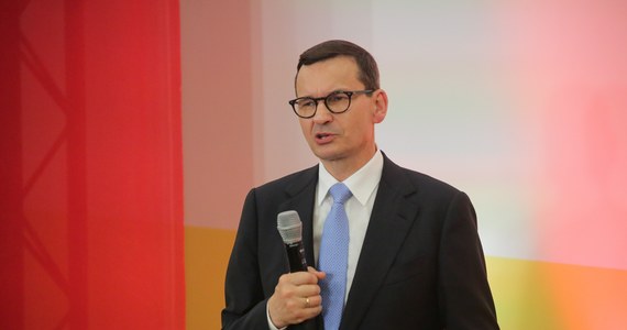 "Podjęliśmy decyzję, że w stosownych ustawach wprowadzimy takie poprawki, żeby podwyżek teraz nie było" - powiedział premier Mateusz Morawiecki w Polsat News, pytany o podwyżki dla polityków. Dodał, że chodzi o poprawki w ustawie okołobudżetowej.