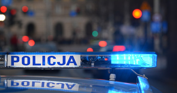 13 tys. złotych mandatu oraz 28 punktów karnych - to konsekwencje "rajdu" motocyklisty na terenie Katowic w rejonie drogi krajowej numer 78. Kierujący został zatrzymany do kontroli przez zabrzańskich policjantów, wchodzących w skład grupy "SPEED".