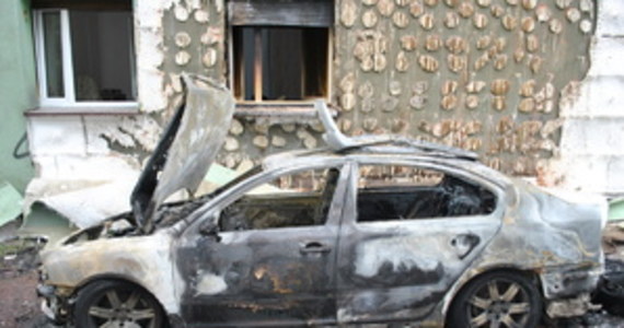 Jest tymczasowy areszt dla mężczyzny, który w Rybniku podpalił taksówkę. Ogień z płonącego samochodu przeniósł się też na elewację pobliskiego bloku.