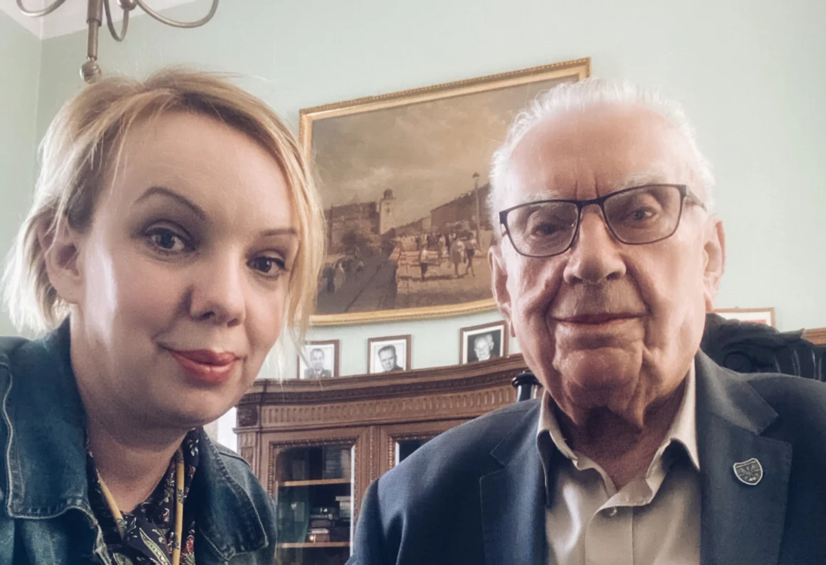 Powstanie Warszawskie trwało 63 dni. Można powiedzieć: aż 63 albo tylko 63 dni. Na pewno trwałoby znacznie dłużej, gdyby nie ogromne braki amunicji i żywności. O swoich powstańczych doświadczeniach opowiedział nam Janusz Maksymowicz ps. "Janosz".