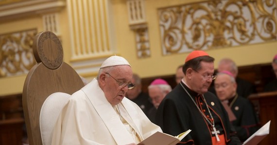 Papież Franciszek zakończył w nocy z piątku na sobotę czasu polskiego sześciodniową wizytę w Kanadzie. Ostatnim etapem podróży było Iqaluit na północy tego kraju. Powrót Franciszka do Rzymu spodziewany jest w sobotę przed południem.