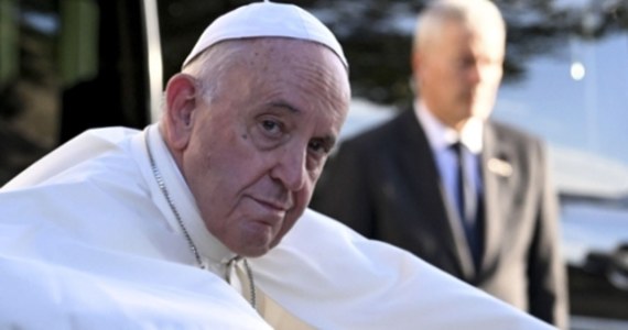 Papież Franciszek po raz kolejny skomentował plotki odnoszące się do jego potencjalnej rezygnacji. „Drzwi są otwarte, to jedna z normalnych opcji” - powiedział do dziennikarzy w czasie lotu z Kanady do Rzymu.