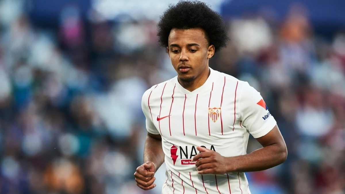 Jules Kounde zostanie nowym piłkarzem FC Barcelony. Kataloński zespół i Sevilla uzgodniły transfer francuskiego obrońcy, który podpisze pięcioletni kontrakt. Klub nie podał wartości umowy, ale według mediów wynosi ona 50 milionów euro.